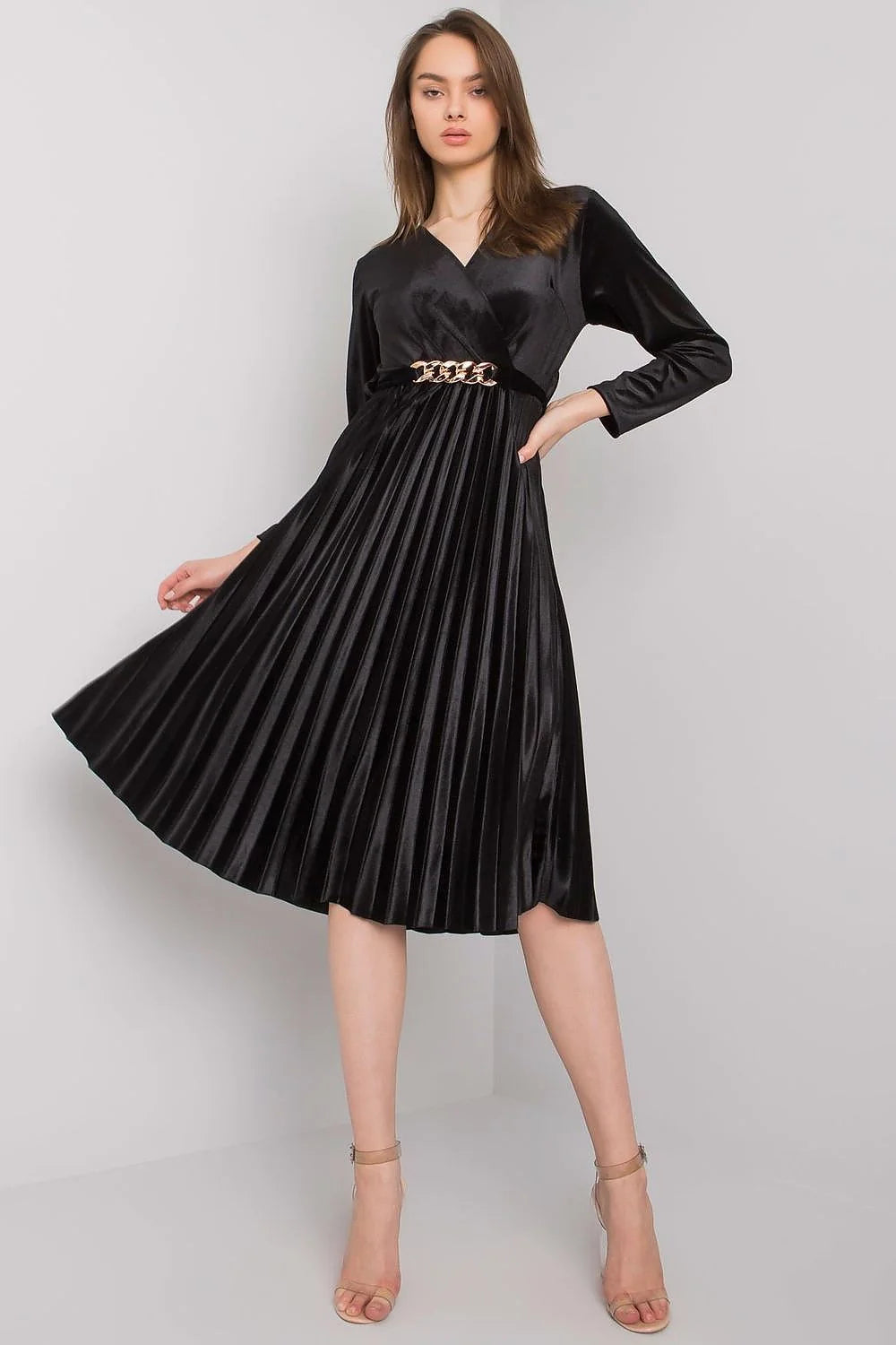 Robe soirée satin noir élégante manches longues ceinture dorée encolure V croisée classique femme