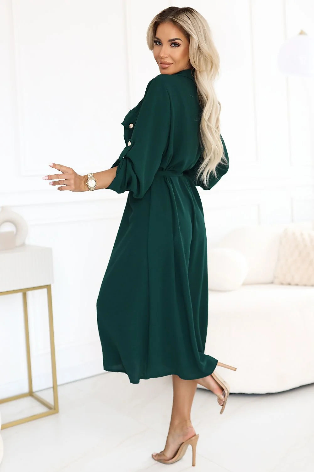 robe chemise midi vert forêt militaire fluide col classique boutonnage boutons dorés poches rabat ceinture nouée manches retroussables cintrée élancée