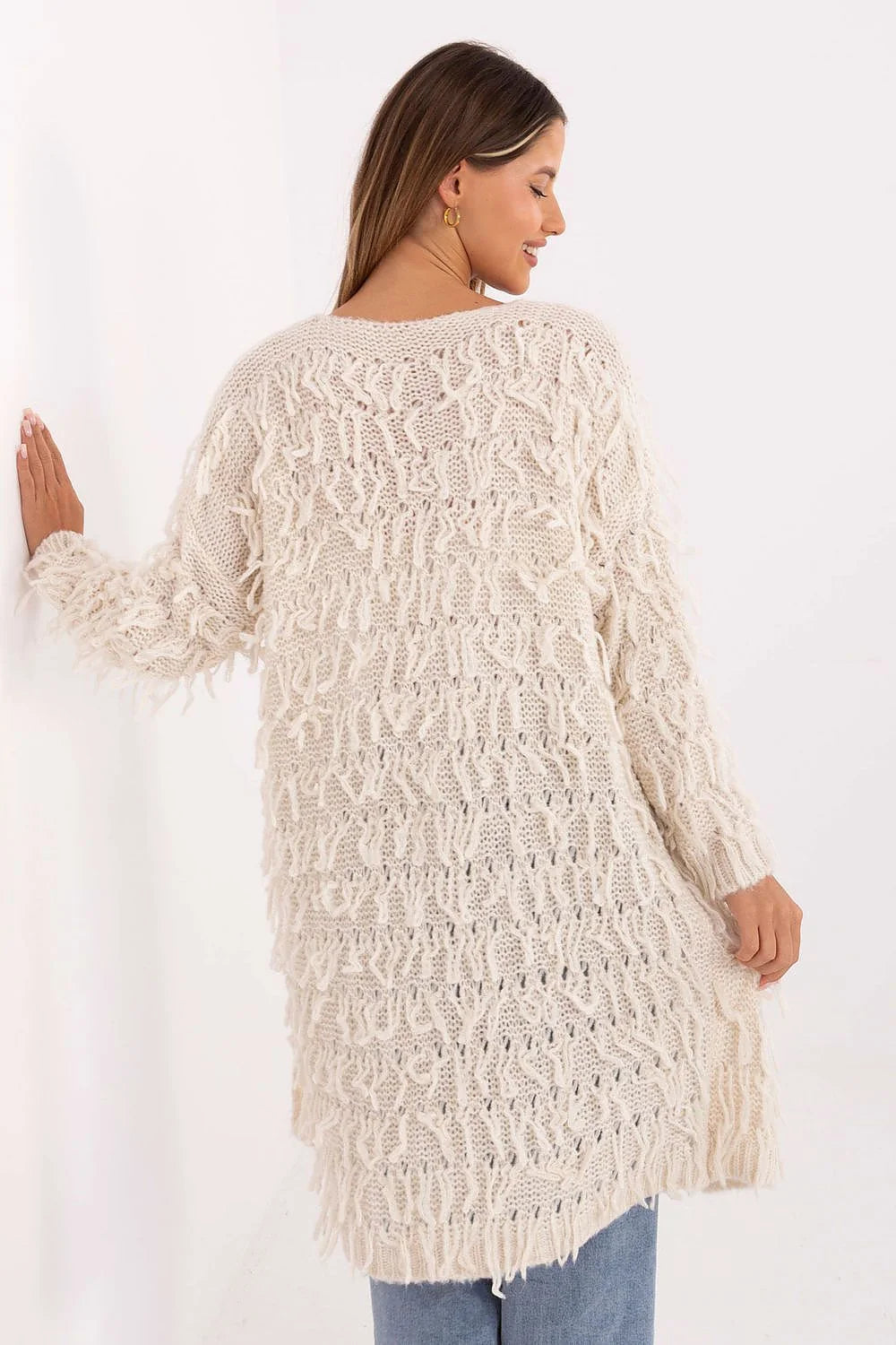 cardigan long femme oversize maille ivoire mohair franges décoratives motif torsadé texturé manches longues coupe micuisse sans fermeture duveteuse bohème