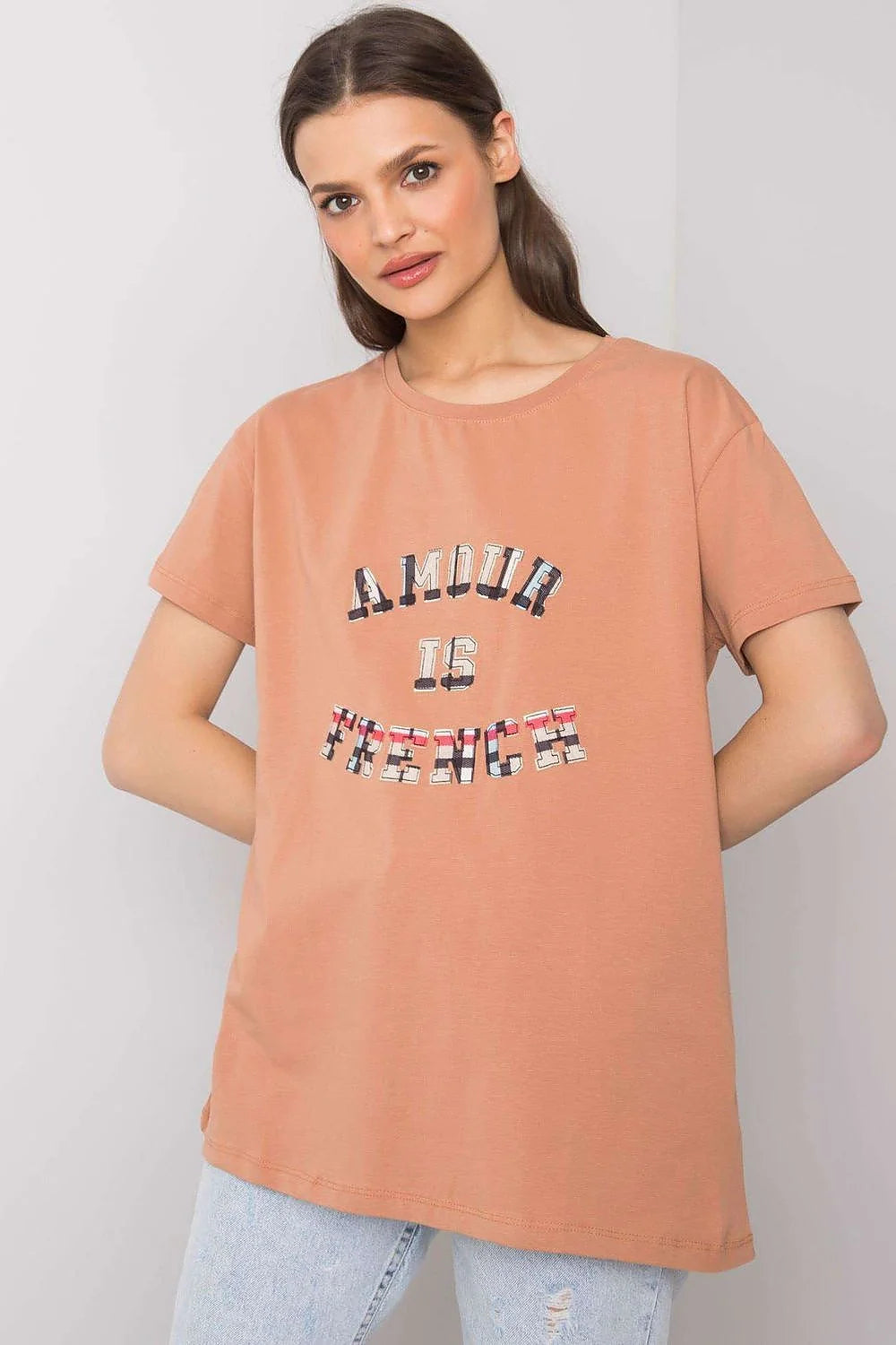 T-shirt femme AMOUR IS FRENCH coton relâché design moderne coupe ample manches courtes