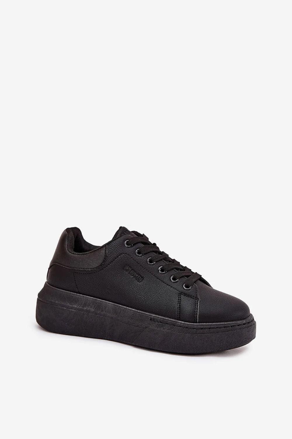 baskets femme plateforme noires cuir écologique similicuir mat lacets œillets métalliques col rembourré semelle épaisse caoutchouc confort stabilité tendance urbaine