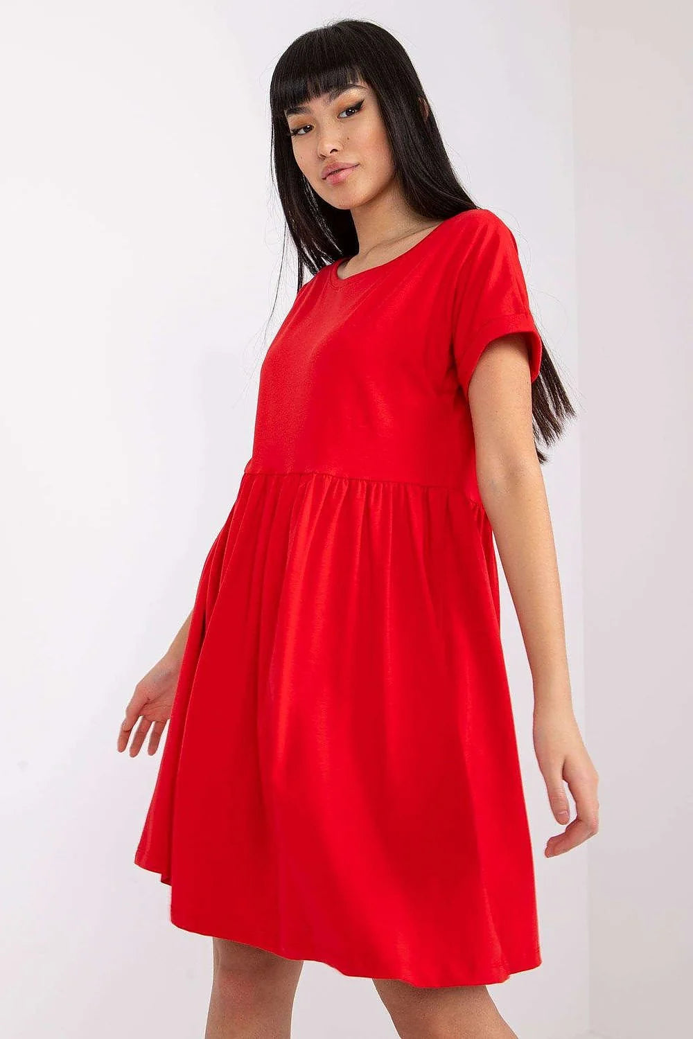 Robe de jour élégante femme coupe babydoll taille empire manches courtes col rond tissu coton coloris rouge vif confortable quotidienne travail weekend