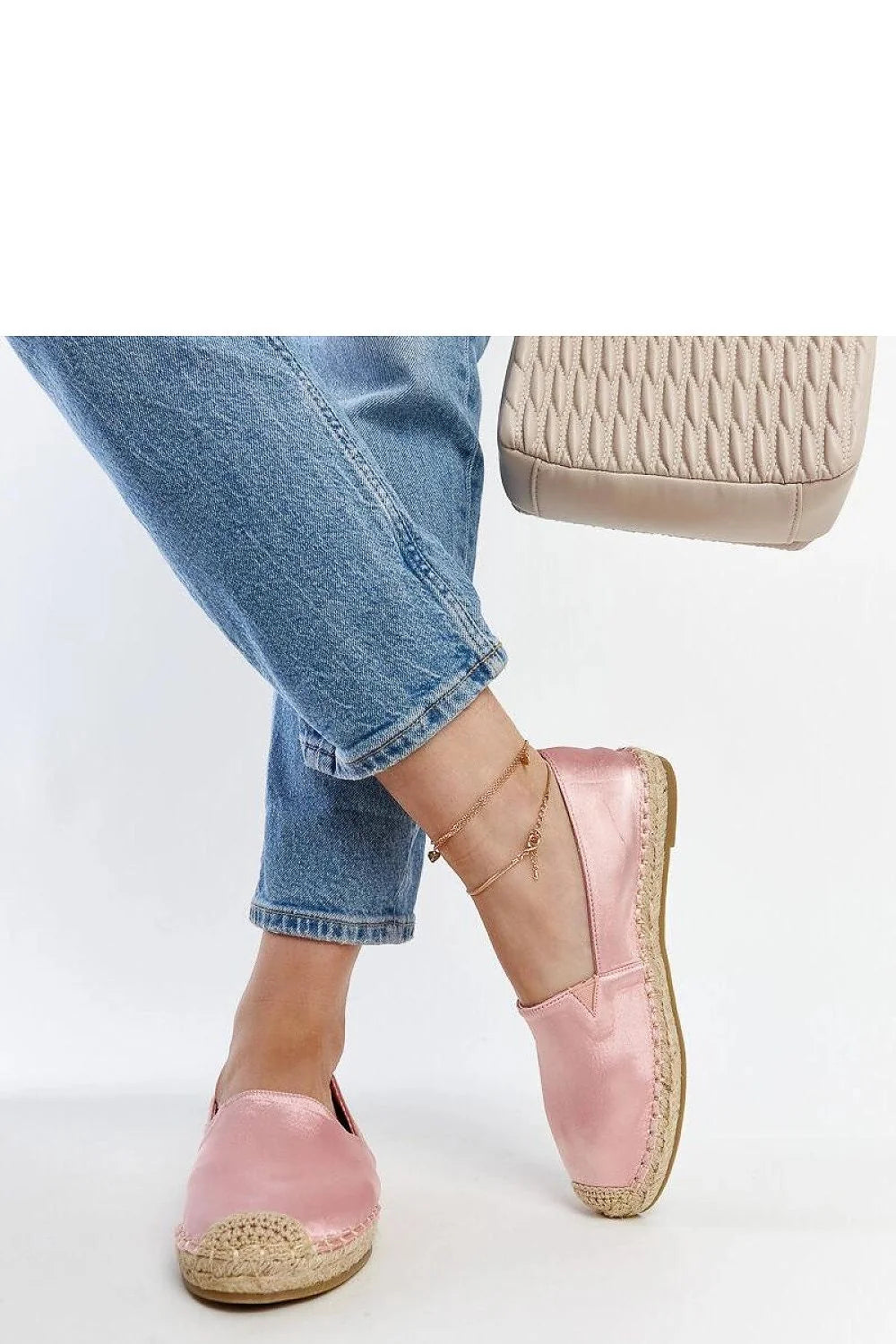 Espadrille Solea féminine élégante en tissu satiné rose pâle semelle beige sans doublure closure slip-on été