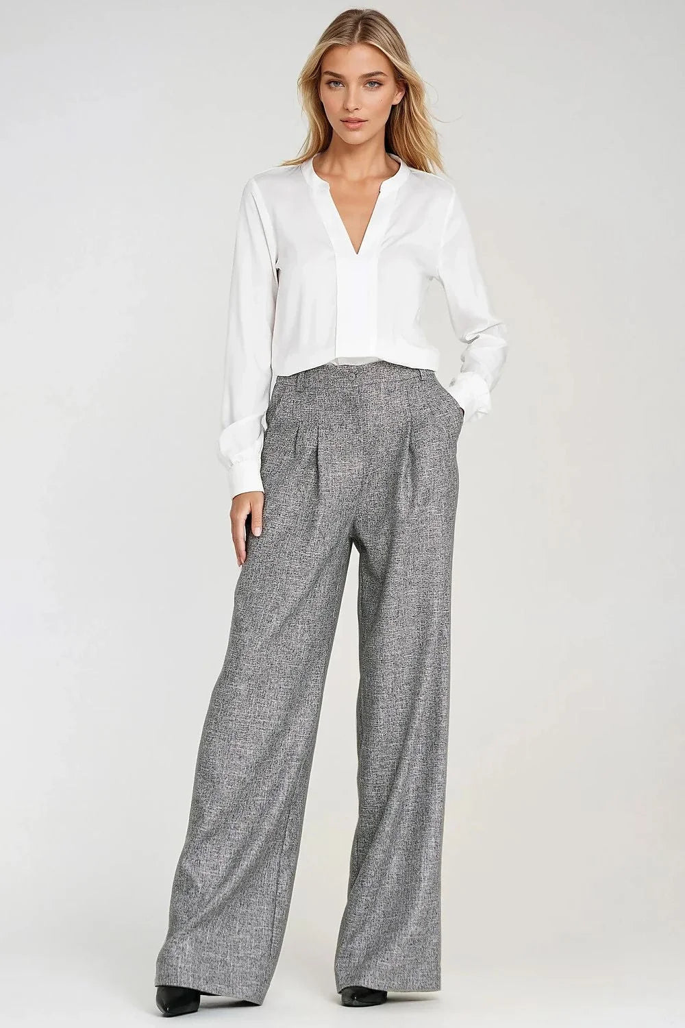 chemisier femme viscose légère aérée fluide structurée blanche col officier fendu décolleté V pli affinant silhouette manches longues poignets boutonnés