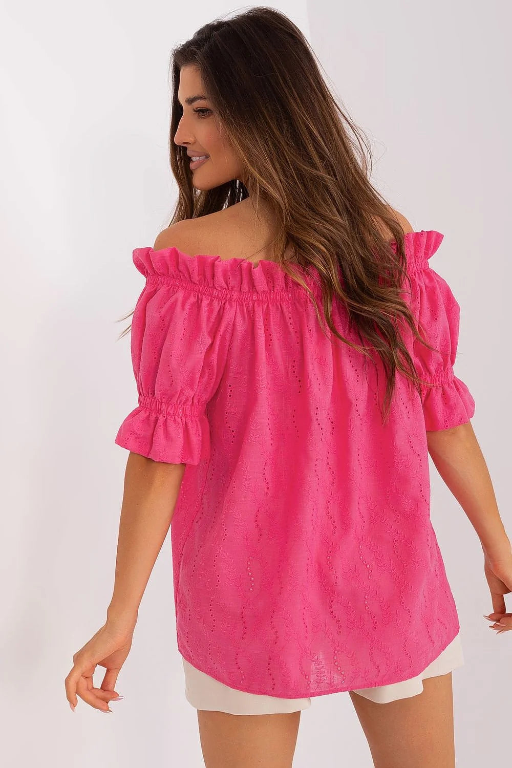 Chemisier femme style bohème rose vif coton broderie anglaise épaules nues manches courtes robe été