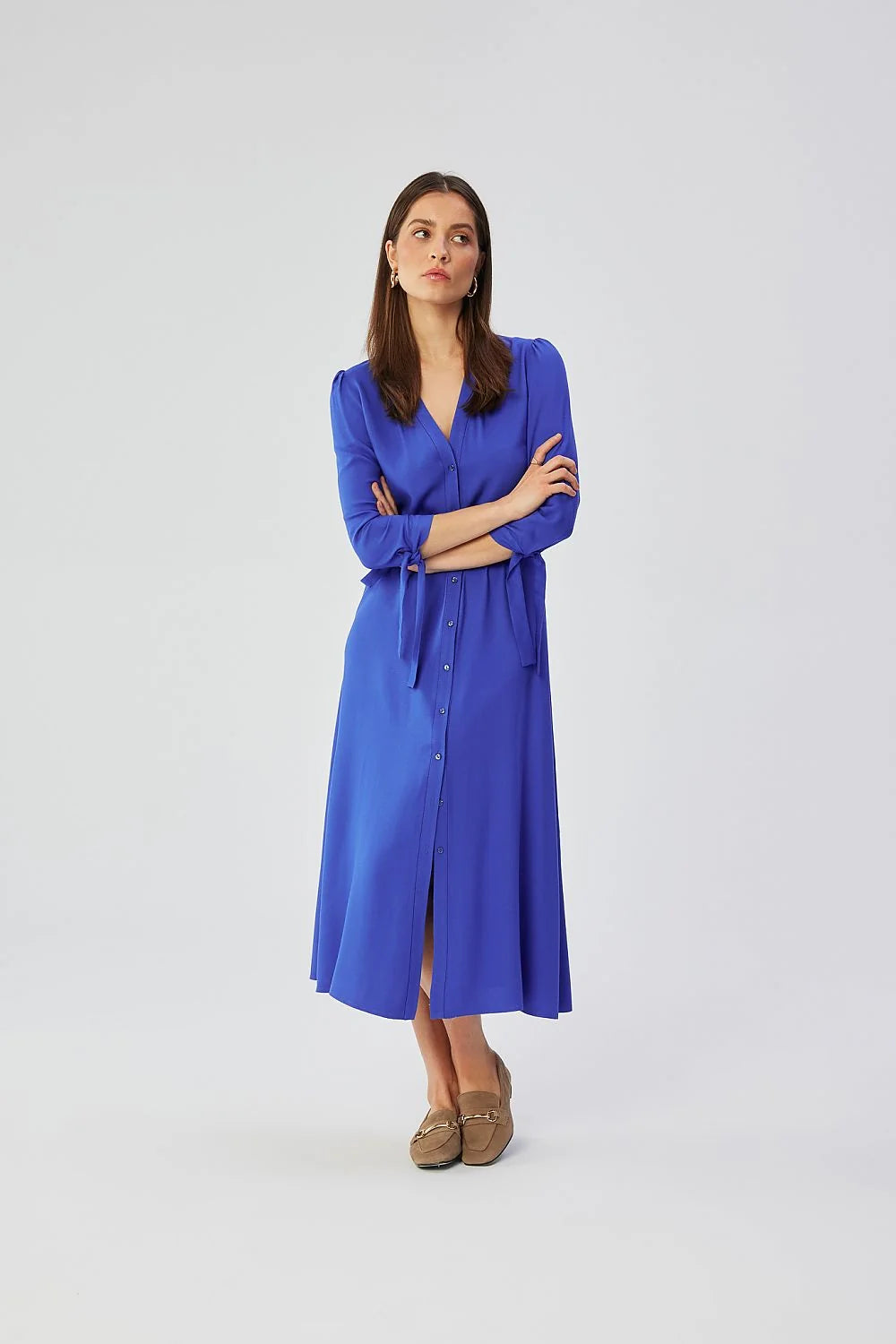 Robe de jour Stylove bleu vibrant A-line coupe longue manches 3/4 nouées en V Pologne fabriqué