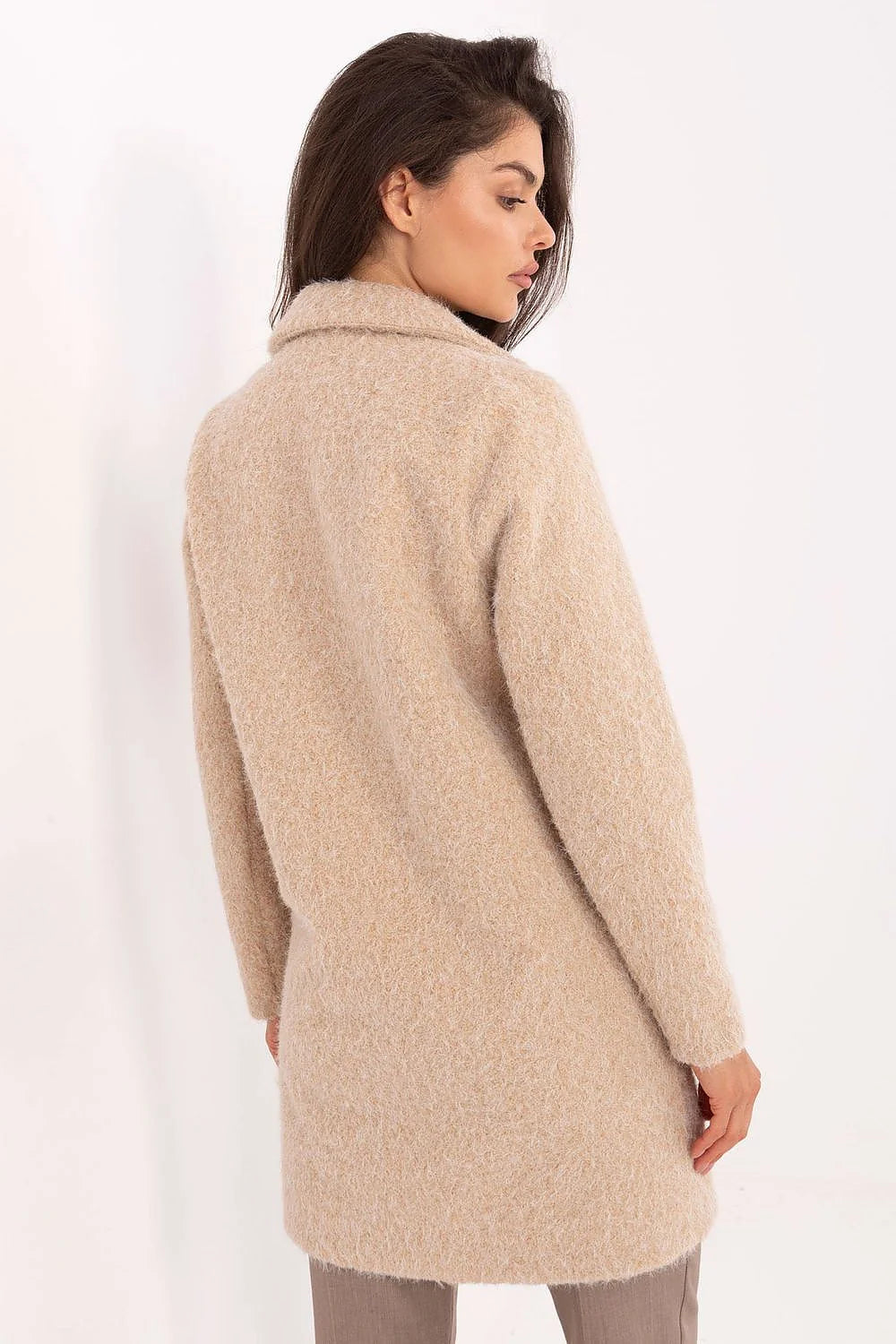 manteau femme mi long beige camel bouclé coupe droite col tailleur bouton unique manches longues poches latérales doublure élégant automne