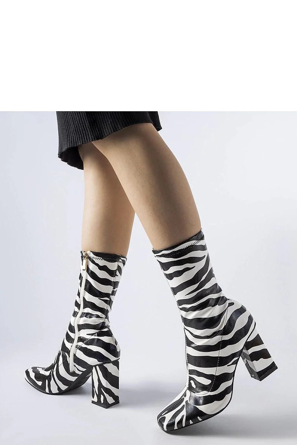 bottes Solea zébré imprimé noir blanc verni synthétique tige ajustée mi mollet talon bloc moyen fermeture éclair dorée rétro chic