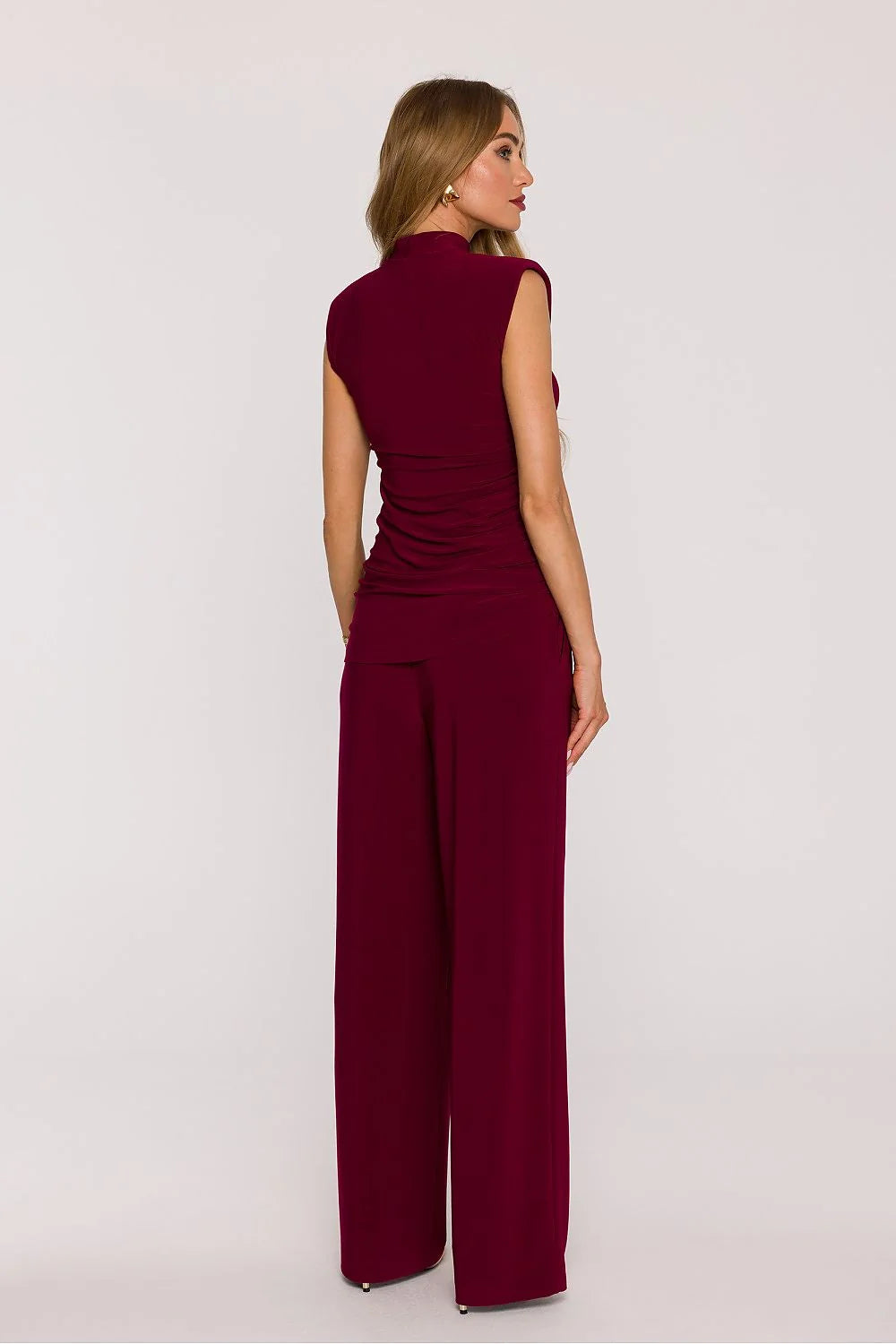 ensemble femme bordeaux profond col montant sans manches buste ajusté taille drapée fronces pantalon palazzo jersey stretch fluide élégant soirée