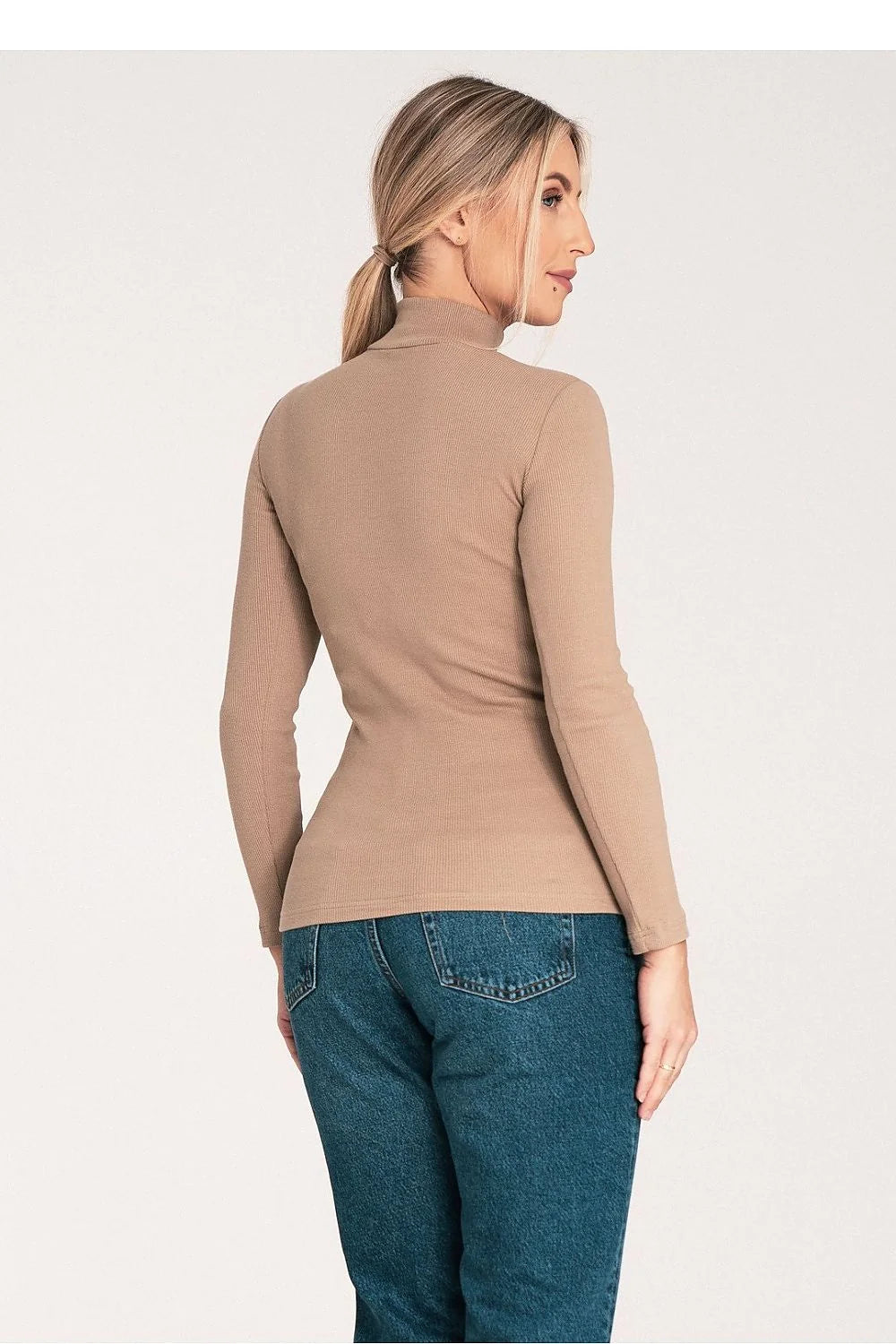 Col roulé femme en coton élégant ajusté beige taupe longues manches style sophistiqué vêtement polyvalent