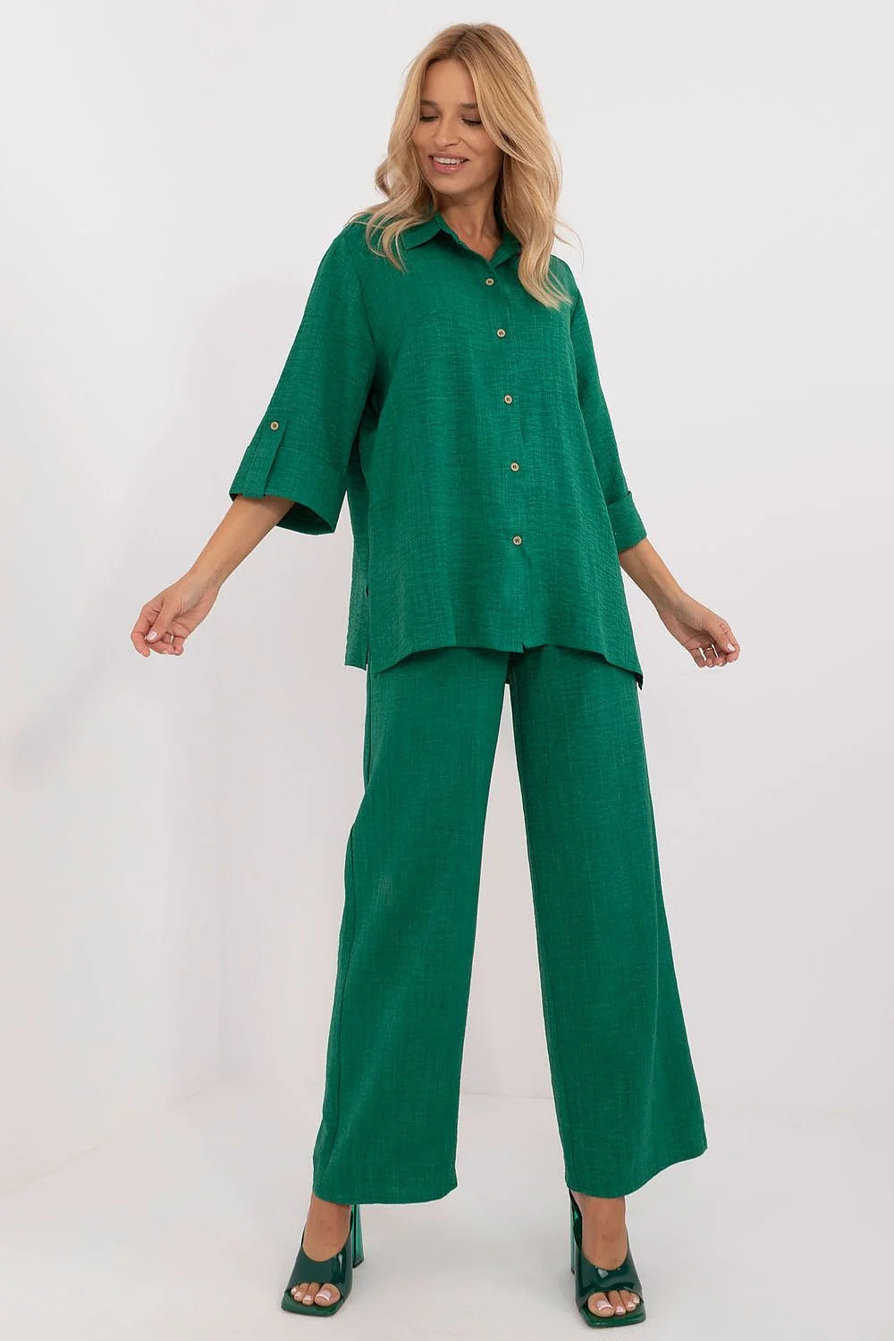 Ensemble Lakerta deux-pièces chemise pantalon coupe ample vert émeraude femmes mode élégante confortable occasion formelle informelle été