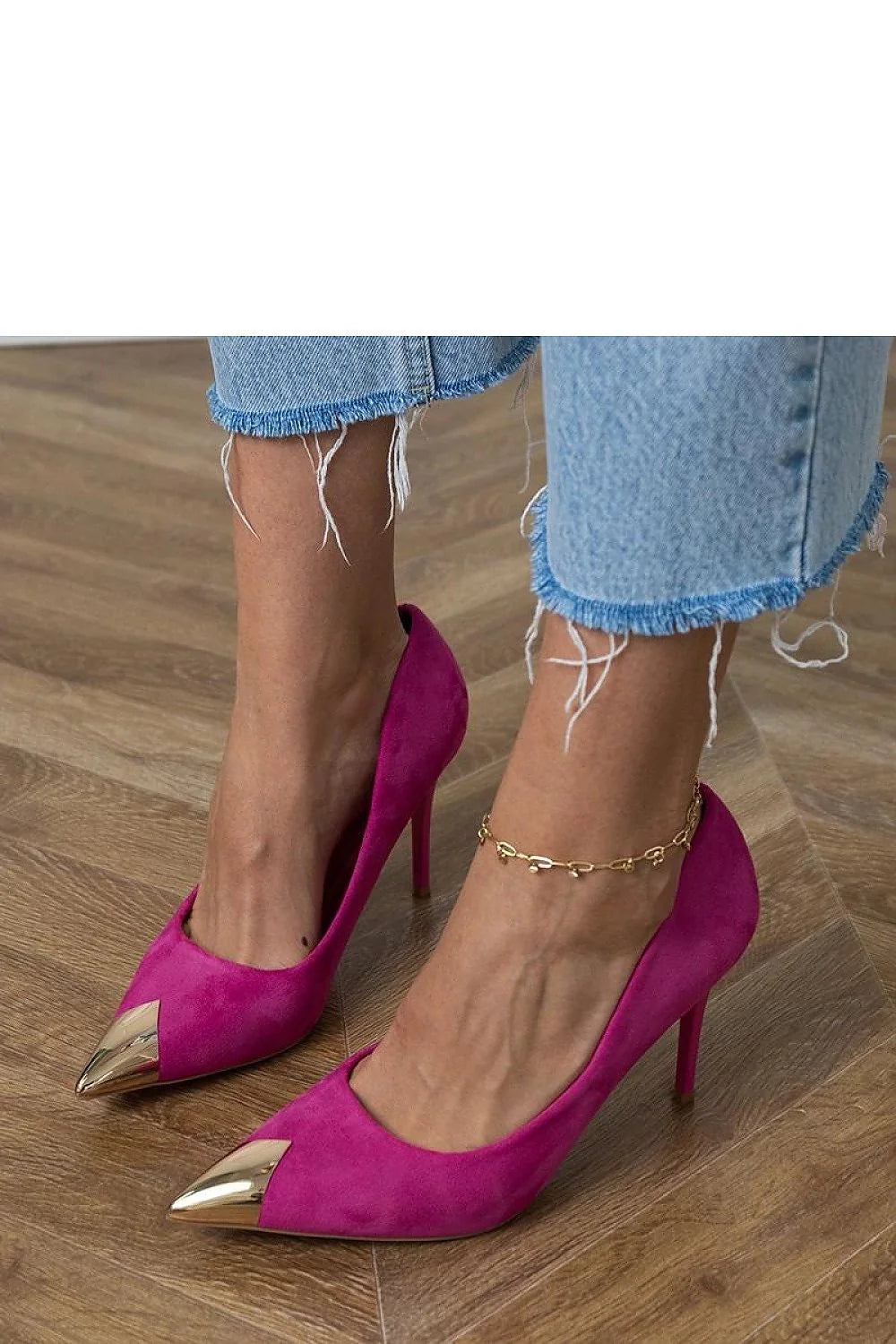 escarpins femme fuchsia suède cuir écologique embout métallique doré bout pointu talon aiguilles 10cm élancée semelle intérieure confort soirée chic