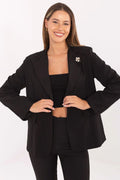 blazer femme noir coupe droite oversize longueur hanches col cranté manches longues tissu lisse poches rabat broche strassée