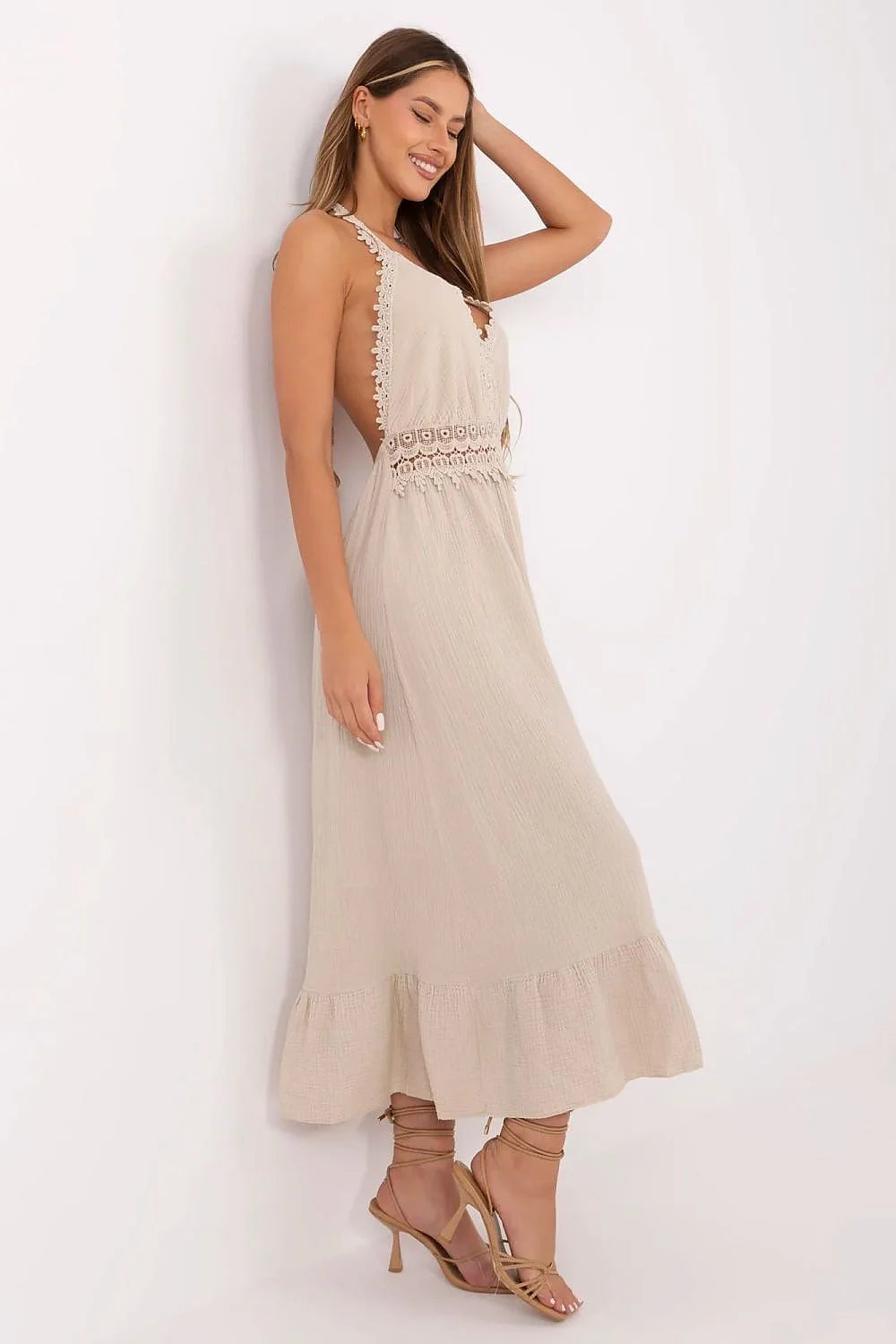 Robe de jour bohème chic sans manches en coton dentelle beige ajustée à la taille midi évasée femmes été