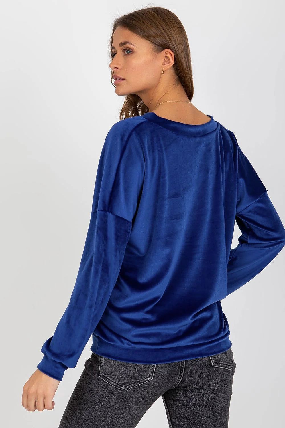 Pull pour femme en velours bleu profond manches longues col en V coupe ample finitions soignées style décontracté et élégant