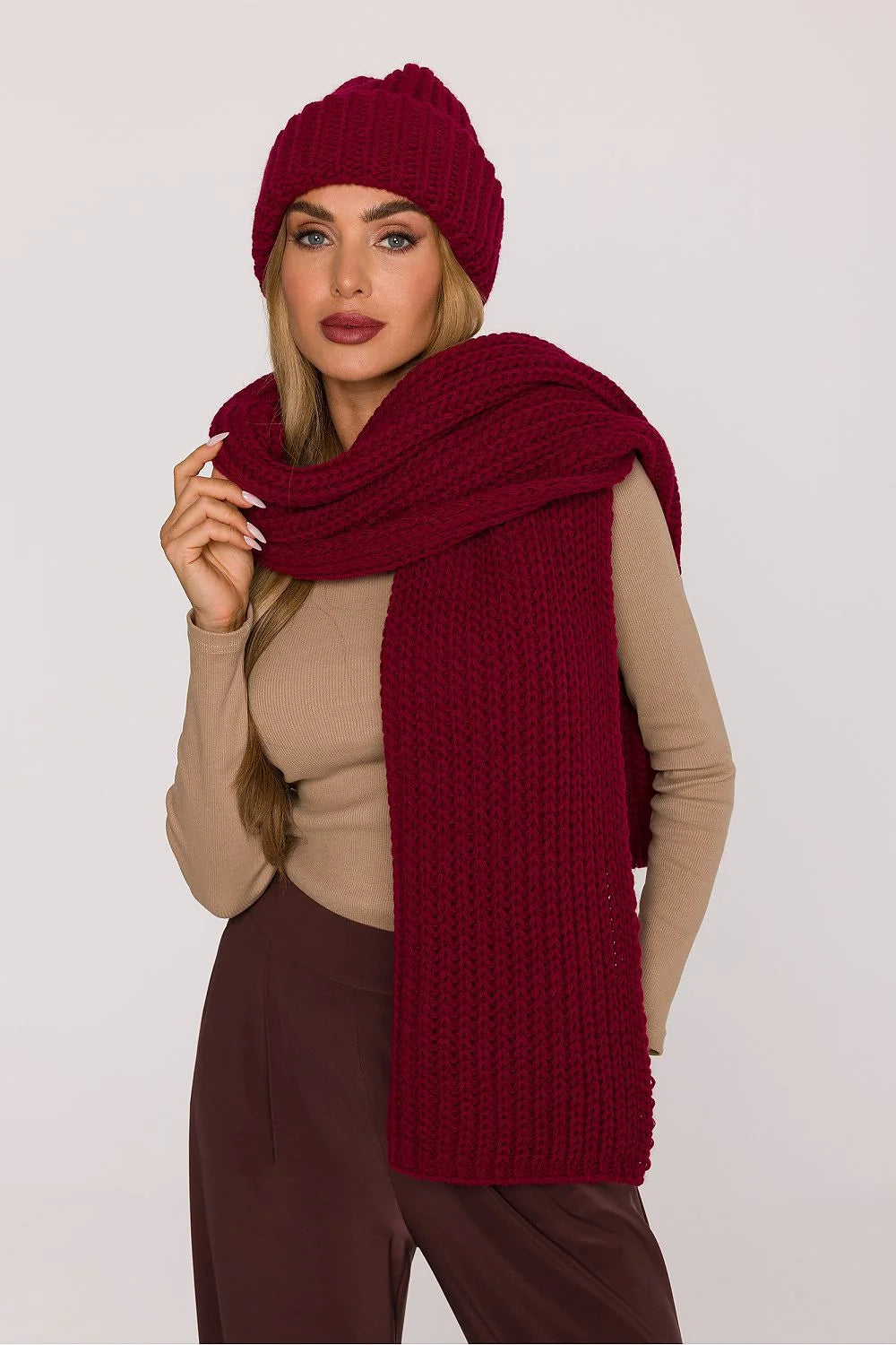 châle écharpe longue large bordeaux profond grosse maille côtelée tricot épais doux enveloppant chaud cosy chic automne hiver acrylique nylon