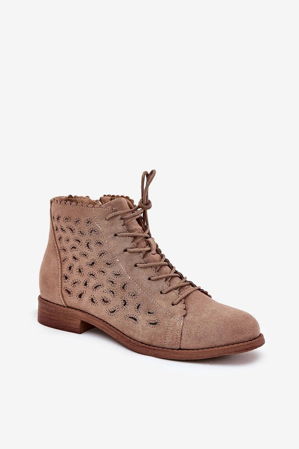 Bottes Step in style pour femmes en suède écologique beige clair tige mi-haute motif ajouré fermeture lacets et zipper occasion quotidienne