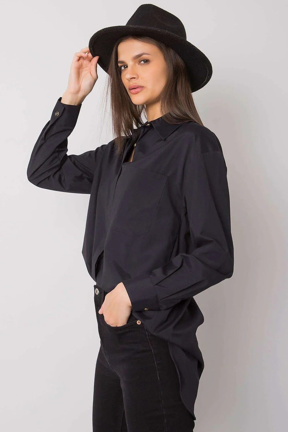 Chemise noire femme oversize coton polyester élégante chic moderne bureau soirée casual longue manche