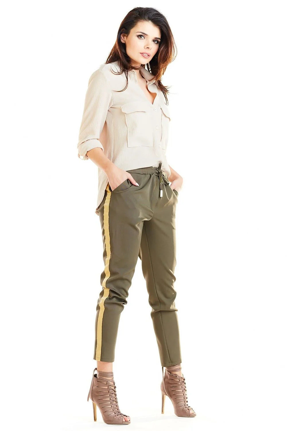 Ensemble blazer pantalon femme kaki beige élégant décontracté confort moderne travail sortie casual chic