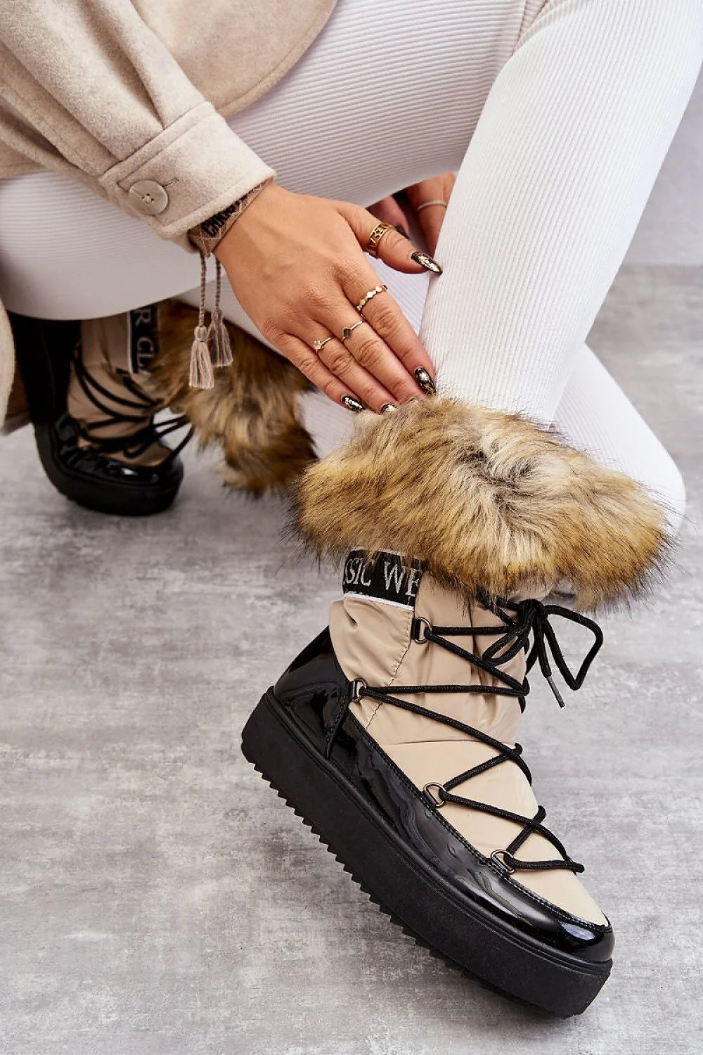 Bottes d'hiver femmes similicuir tendance élégantes confortables fourrure synthétique plateforme chaud style moderne