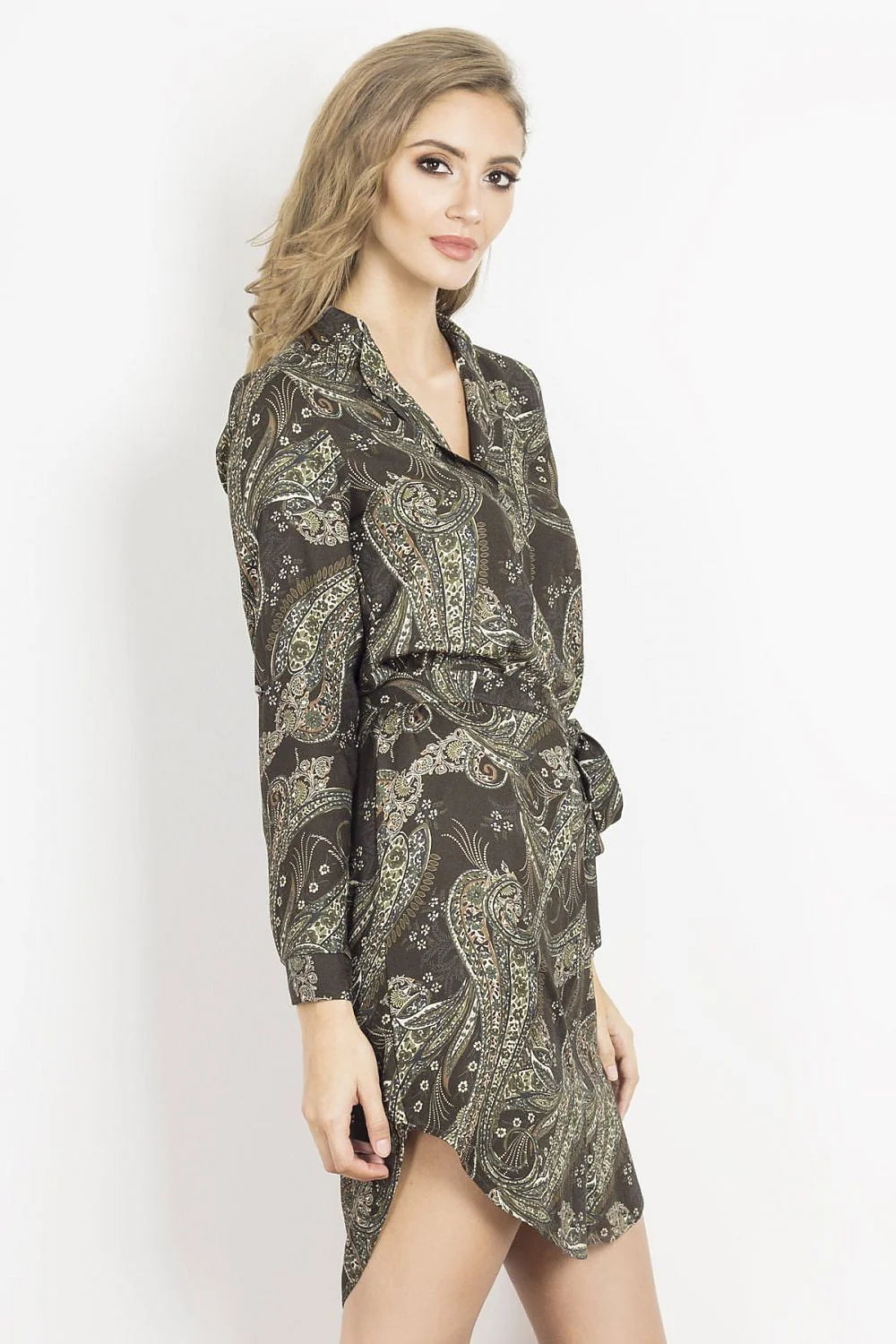 robe chemise viscose noire élégante manches longues ceinture nouée coupe droite cintrée longueur genoux asymétrique boutons bijou polonaise