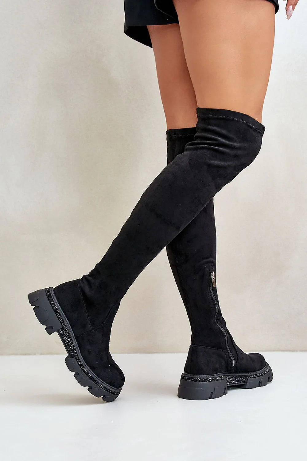 Cuissardes velours noir modernes élégantes femme confortables hauteur 54 cm talon 5 cm zipper