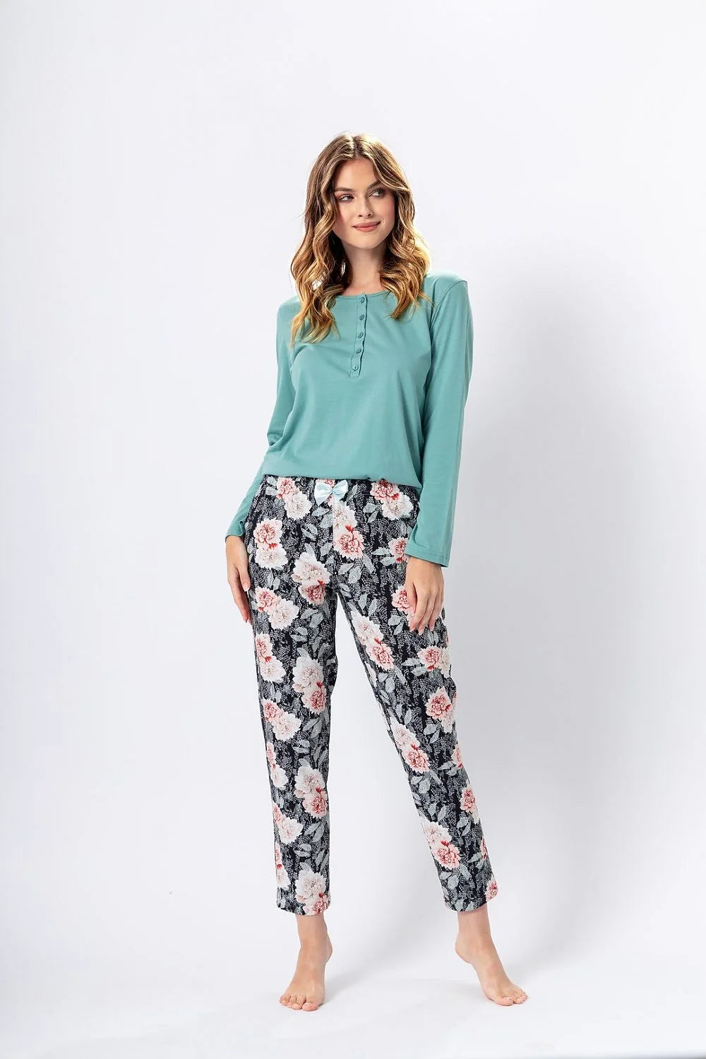 Pyjama femme vert menthe motif floral coton confortable coupe droite manches longues pantalon ample