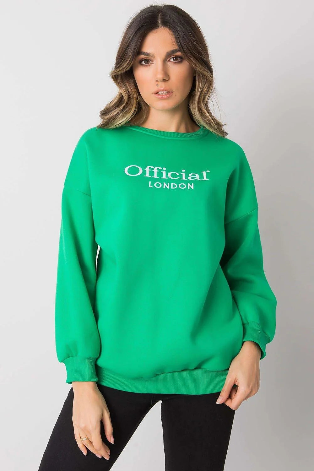 Sweatshirt coton bleu marine style urbain décontracté manches longues inscription mode femme moderne chic