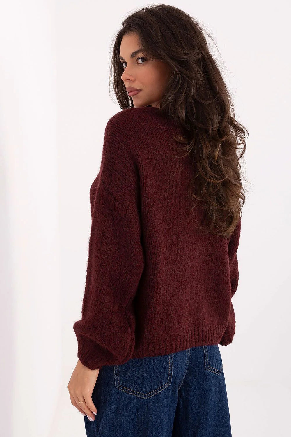 cardigan gilet femme bordeaux maille bouclée moelleuse coupe courte décolleté profond manches ballon boutons dorés côtelés