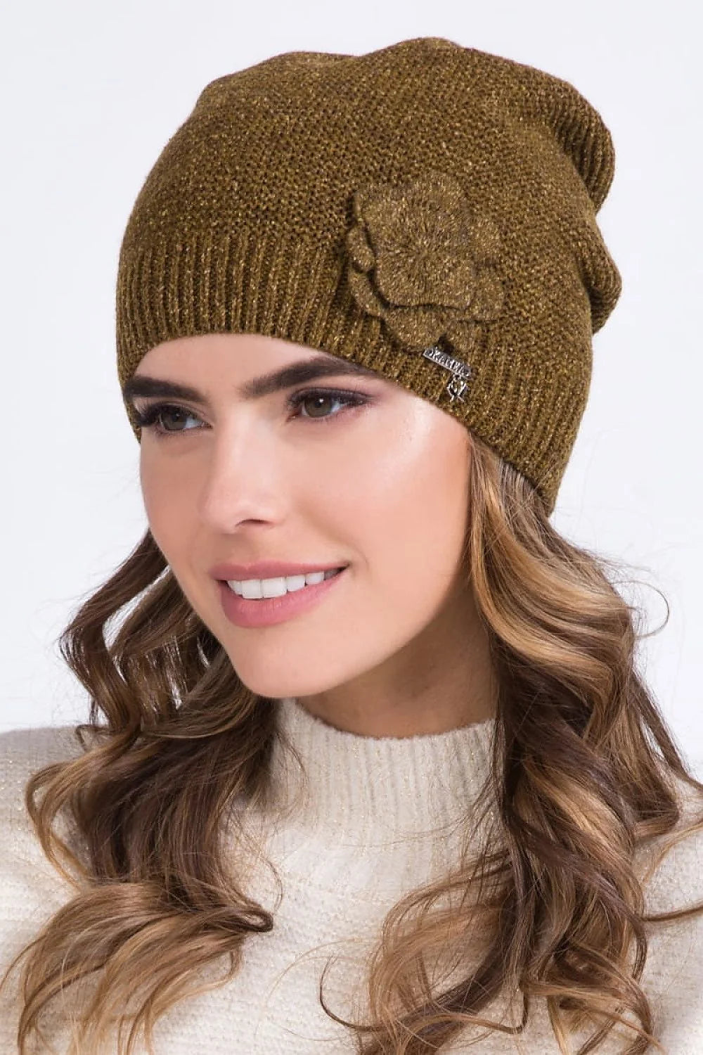 Bonnet élégant pour femme en acrylique-laine soie fleur décorative coupe ample couleur brun doré