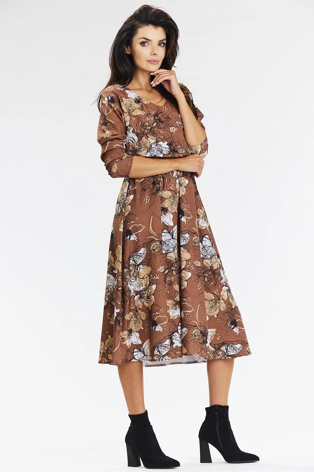 Robe boho-chic mid manches longues encolure V taille cintrée tissu floral marron femme occasion élégante