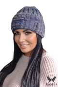 Bonnet Kamea pour femme en laine tricoté, style hiver, couleurs bleu et violet, coupe ajustée, finitions soignées