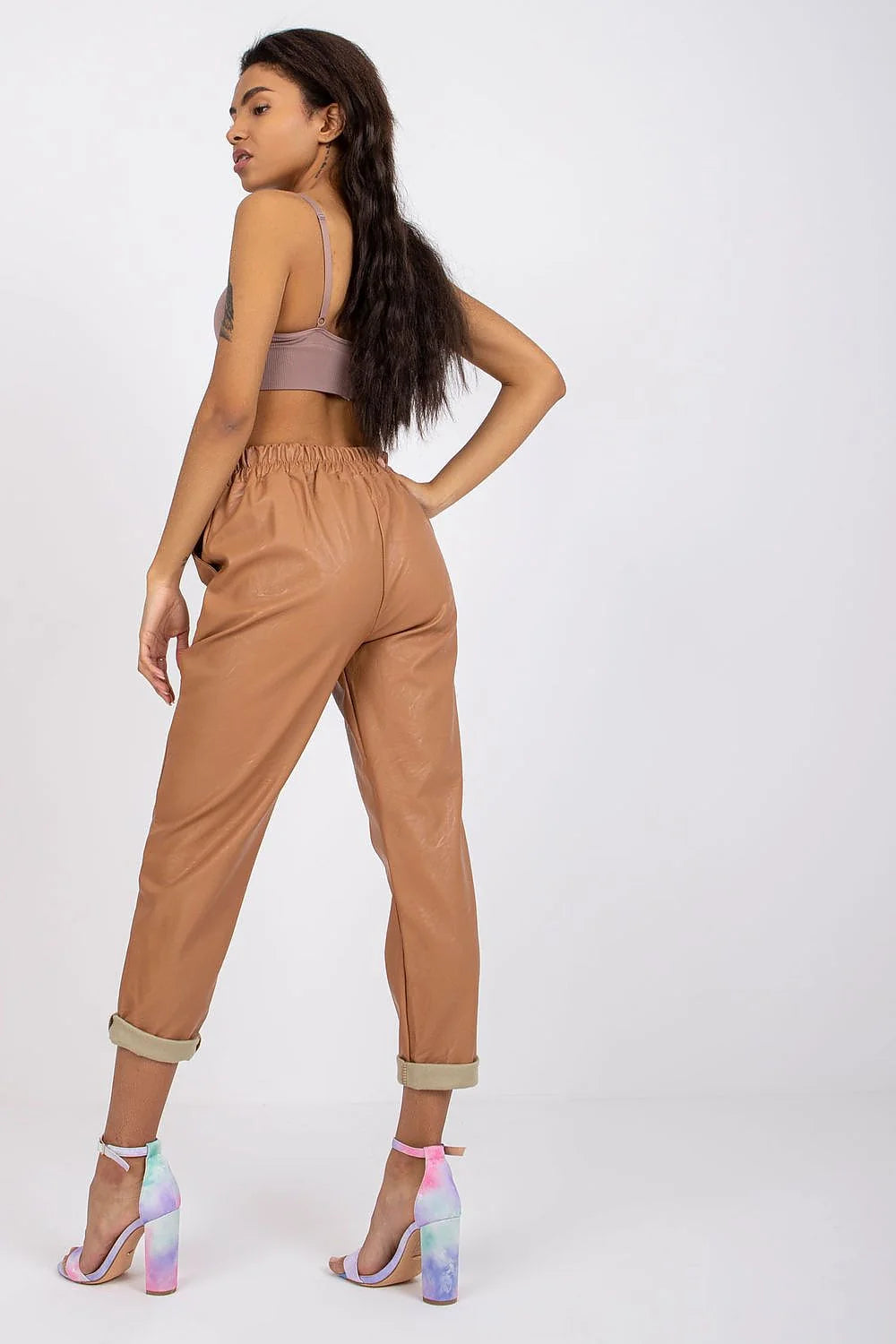 Pantalon Femme Italie Moda Cuir Écologique Rose Taille Haute Élastique Poches Curseurs Chaines Décoratives Occasions Formelles ou Casuals