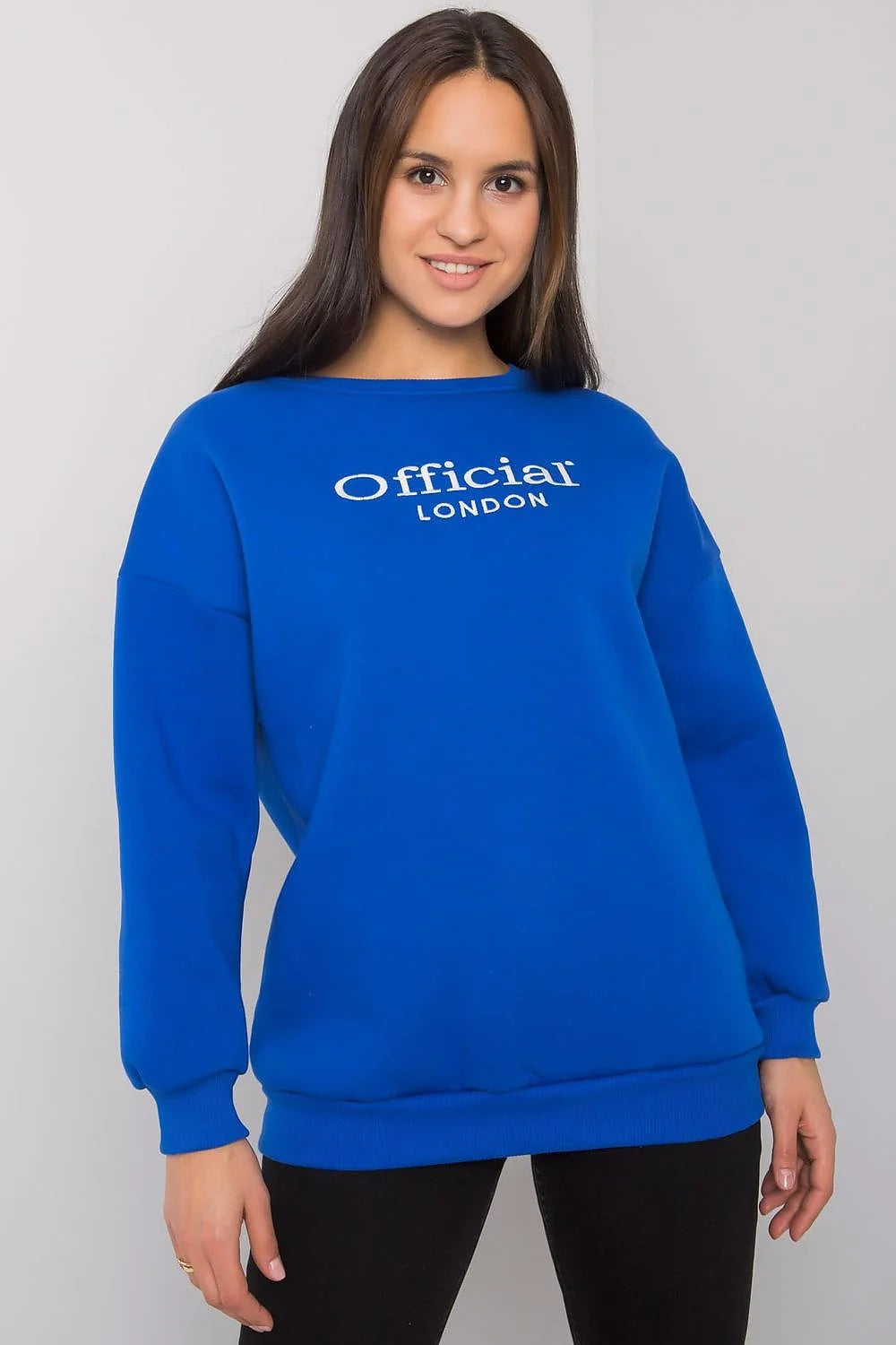 Sweatshirt coton bleu marine style urbain décontracté manches longues inscription mode femme moderne chic