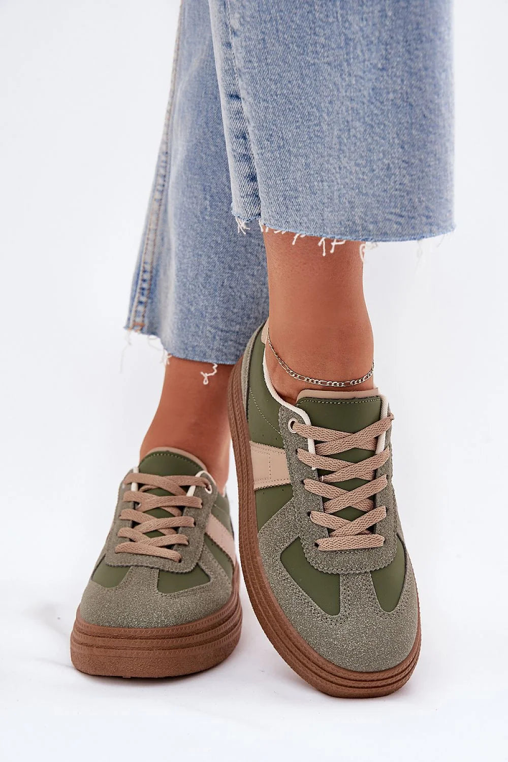 Chaussures de sport pour femmes modernes style casual olive beige cuir éco-friendly plateforme confortable amorti