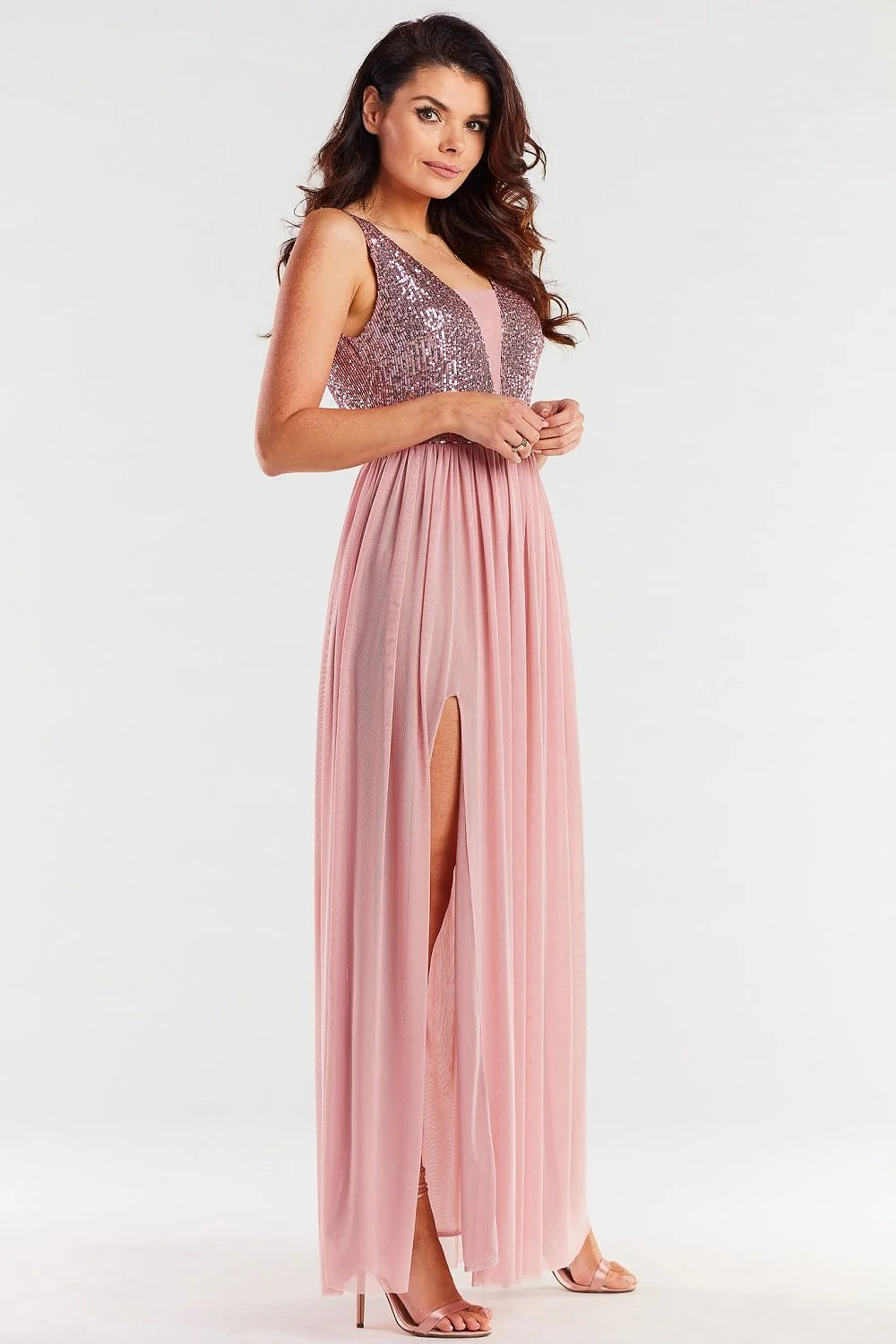 robe longue élégante sans manches dos ouvert pailleté rose poudré décolleté plongeant taille empire jupe fluide mousseline fente