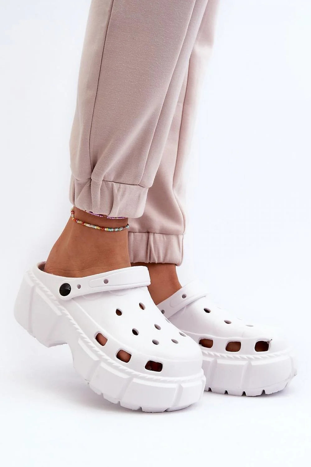 sandales sabot femme plateforme épaisse 5cm blanc perforées aération bride pivotante boutonpression semelle crantée antidérapante légère confortable ample