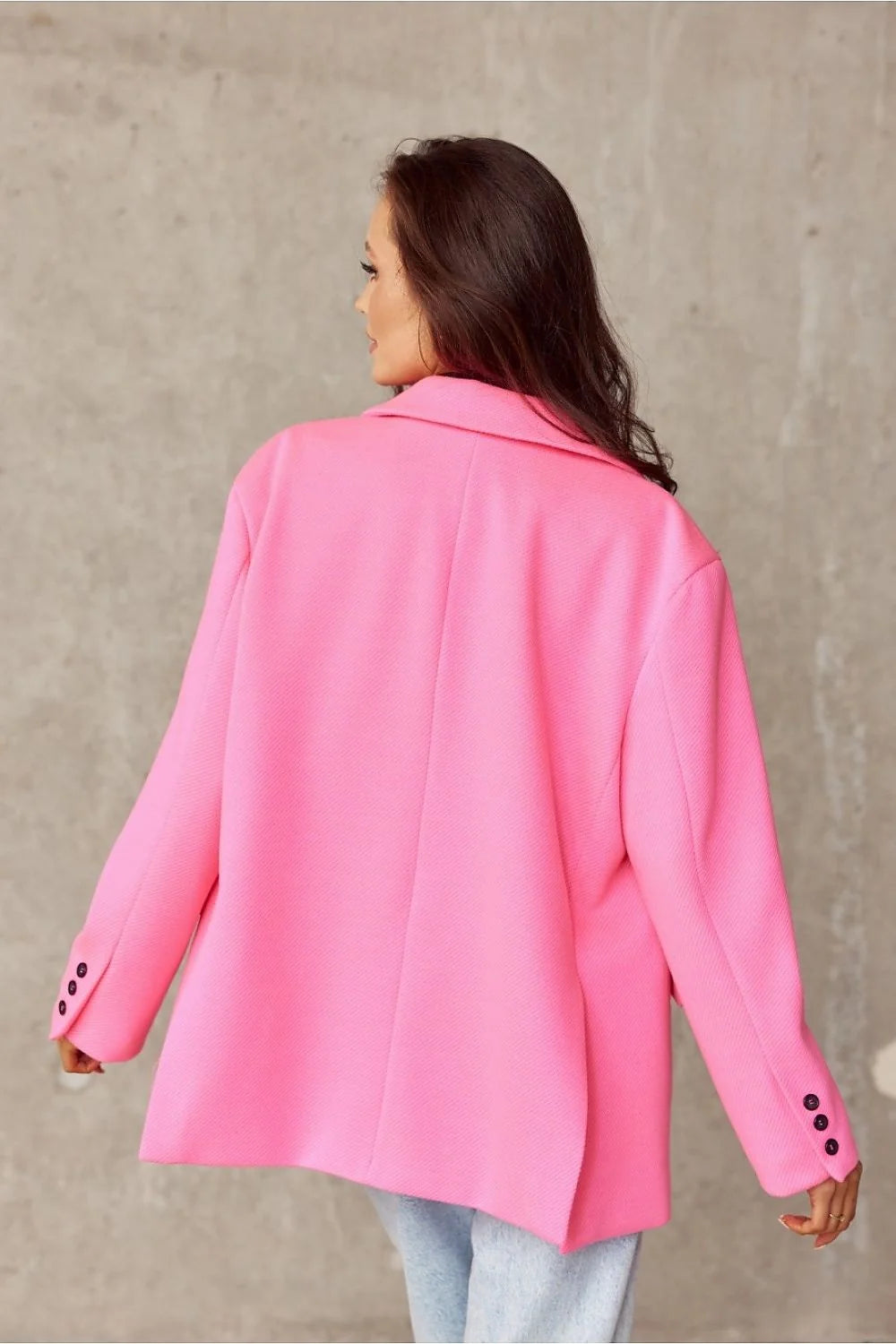 Veste blazer femme design moderne audacieux rose vif coupe oversize matériau haute qualité élégance contemporaine
