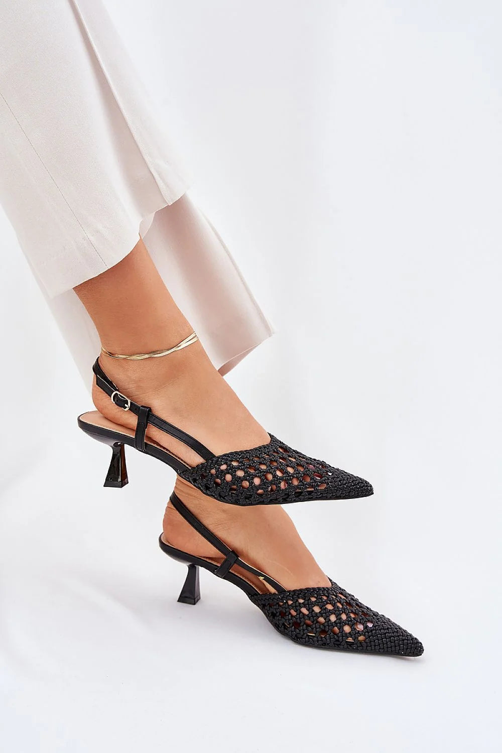 Chaussures femmes slingback talon ouvert cuir écologique design sophistiqué occasions spéciales soirée élégance noire