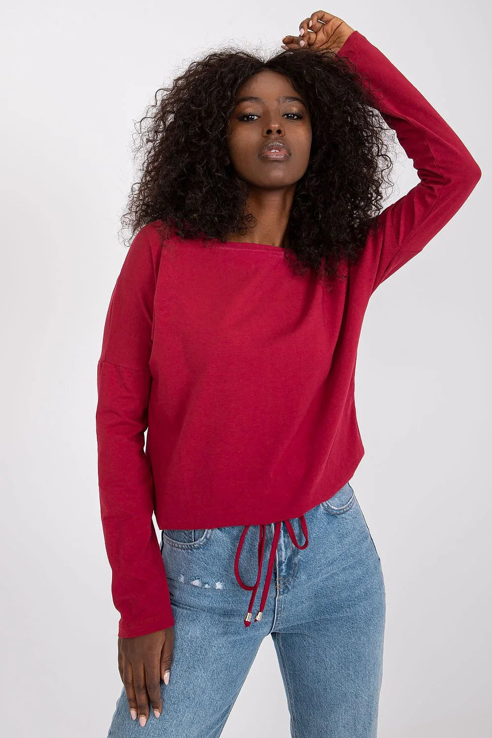 Sweat féminin en coton bleu marine manches longues coupe décontractée confortable style casual tendance