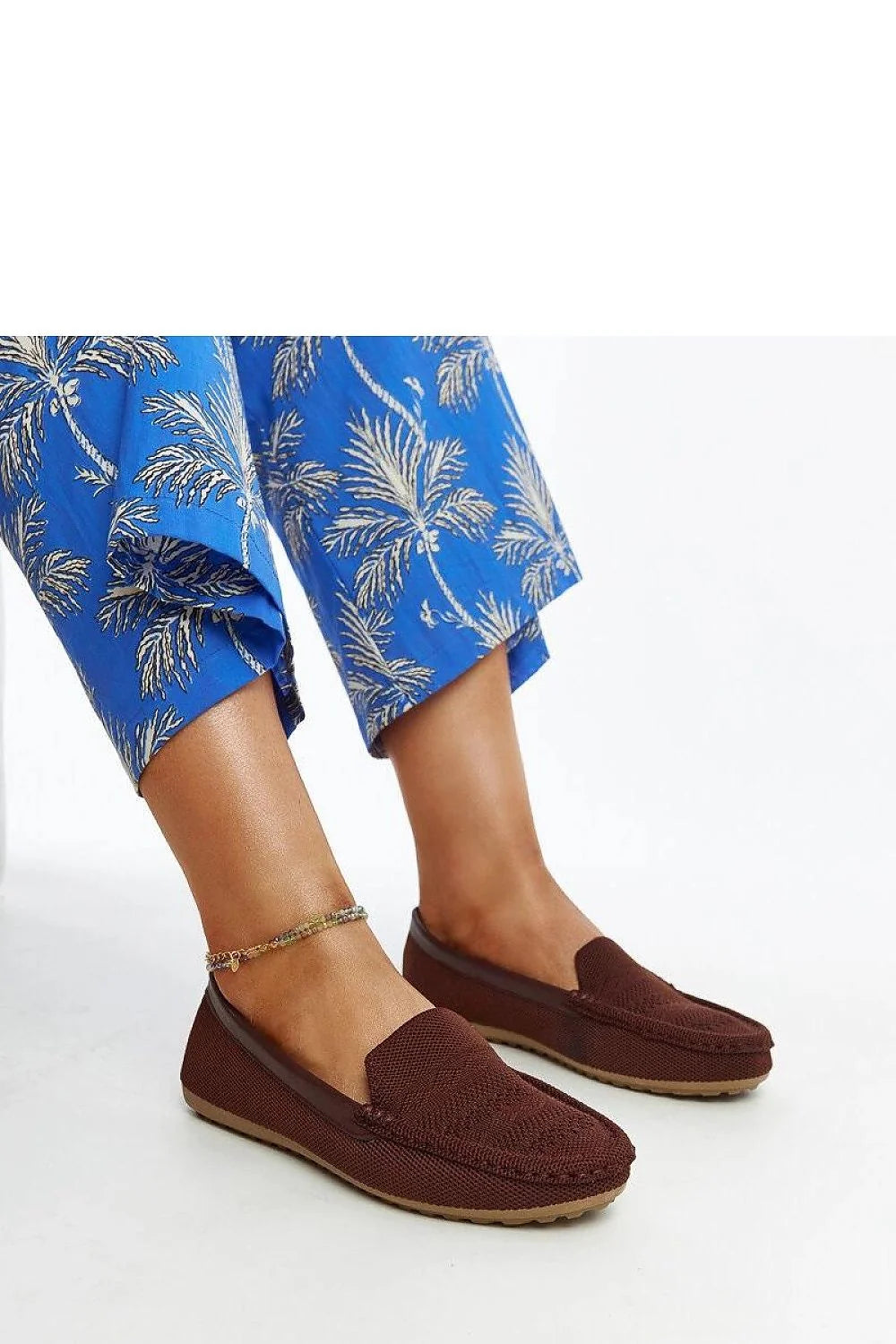 Moccasins pour femmes en tissu marron foncé style décontracté semelle caoutchouc beige sans lacets confortables