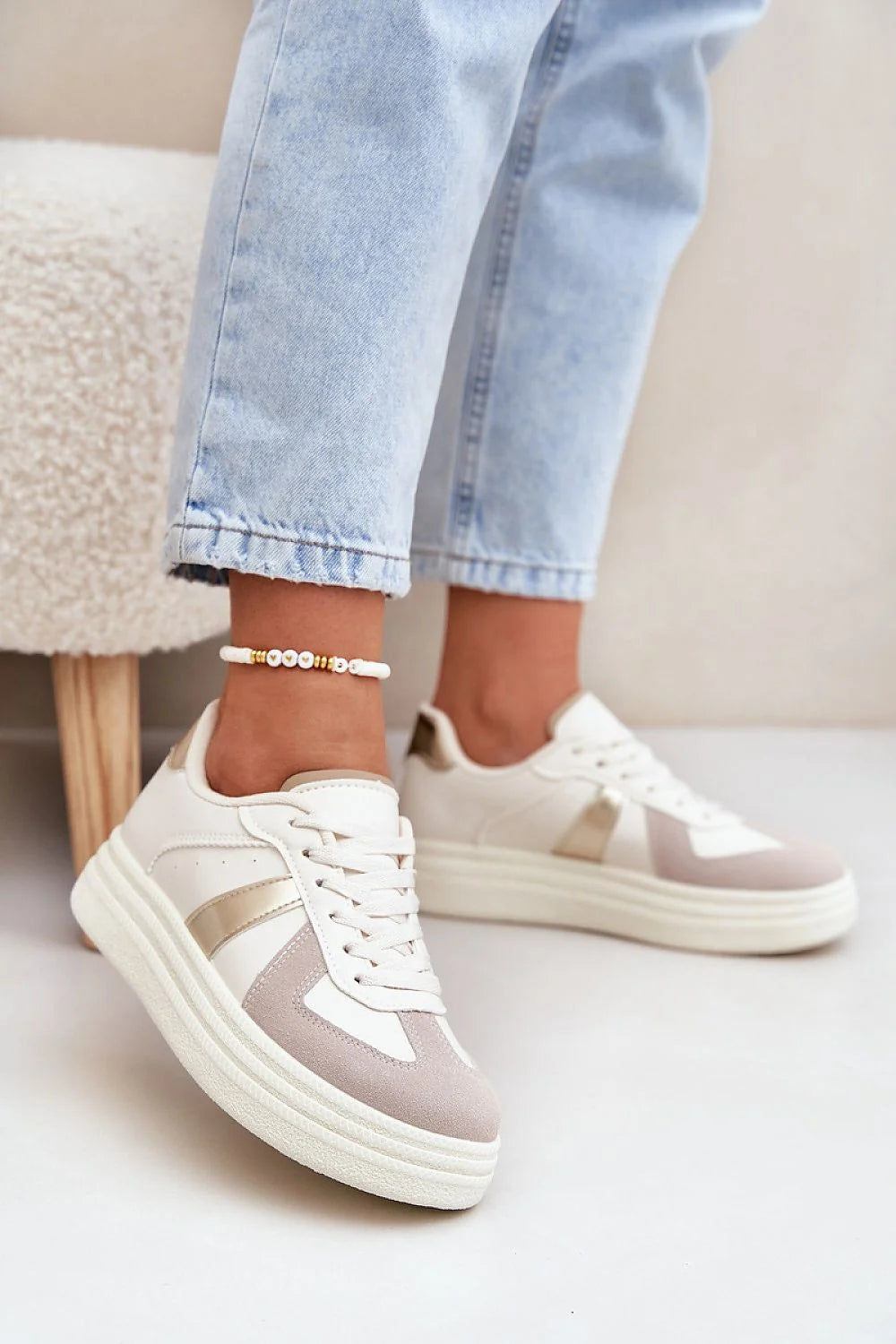 Chaussures de sport modernes élégantes pour femmes en cuir synthétique, beige, doré, tige basse, amorti confortable, occasions quotidiennes, style casual chic