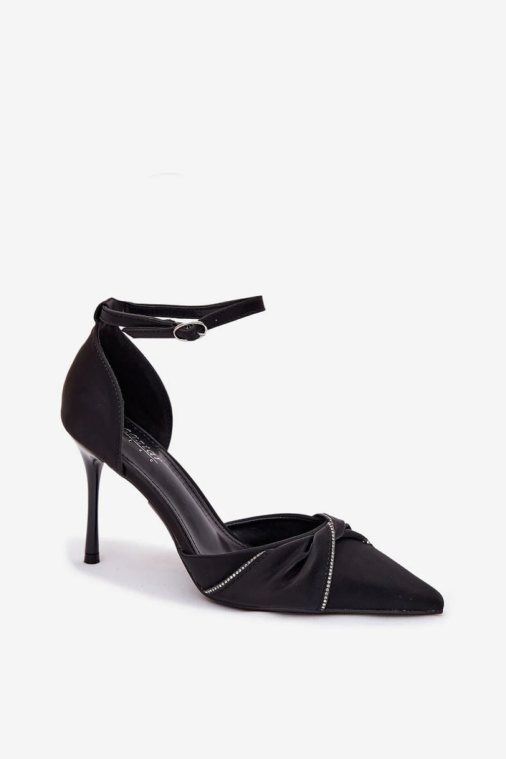 escarpins femme noirs satinés talons aiguille hauts pointus élancés bride réglable boucles métalliques zircons scintillants drapé noué soirée chic élégants