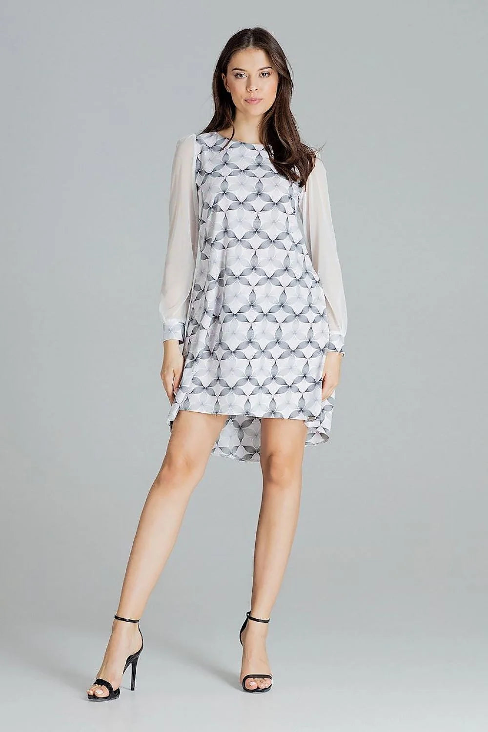 robe cocktail asymétrique maille transparente manches longues motifs géométriques trapèze évasée courte doublée satinée multicolore bleu gris encolure ronde