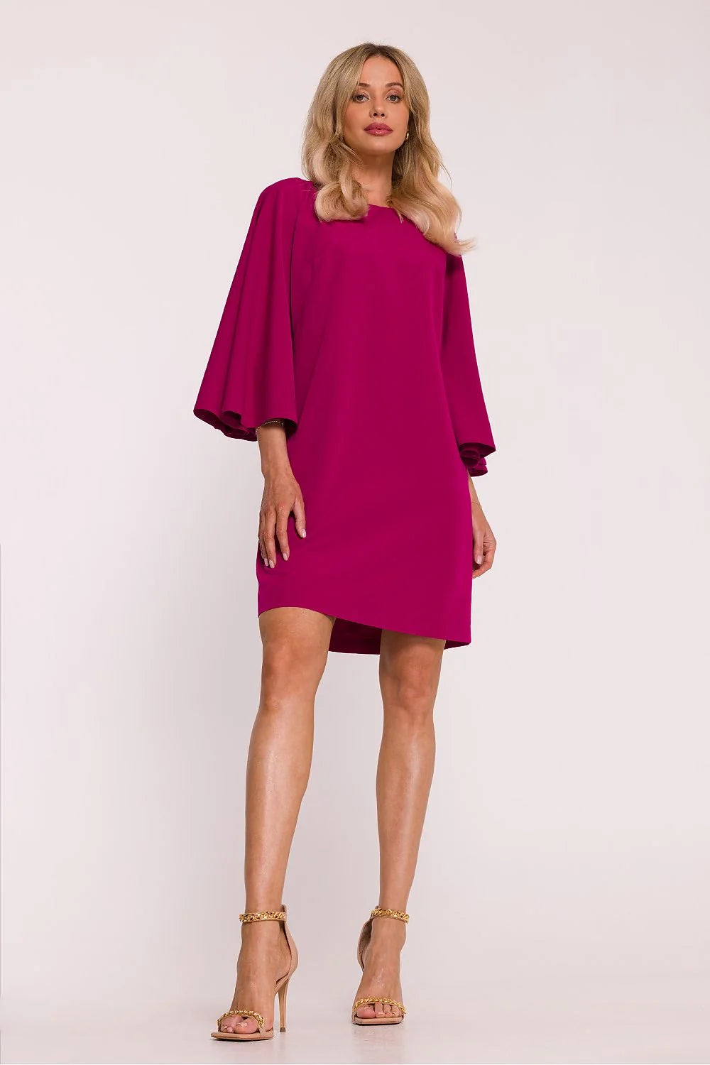 robe trapèze courte fuchsia uni crêpe lisse manches chauve souris trois quarts volumineuses col rond taille libre élégante cocktail polonaise