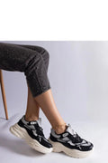Sneakers modernes audacieuses pour femmes, style chunky, semelle épaisse, couleurs noir gris blanc, matière cuir mesh, confort urbain, look sportif