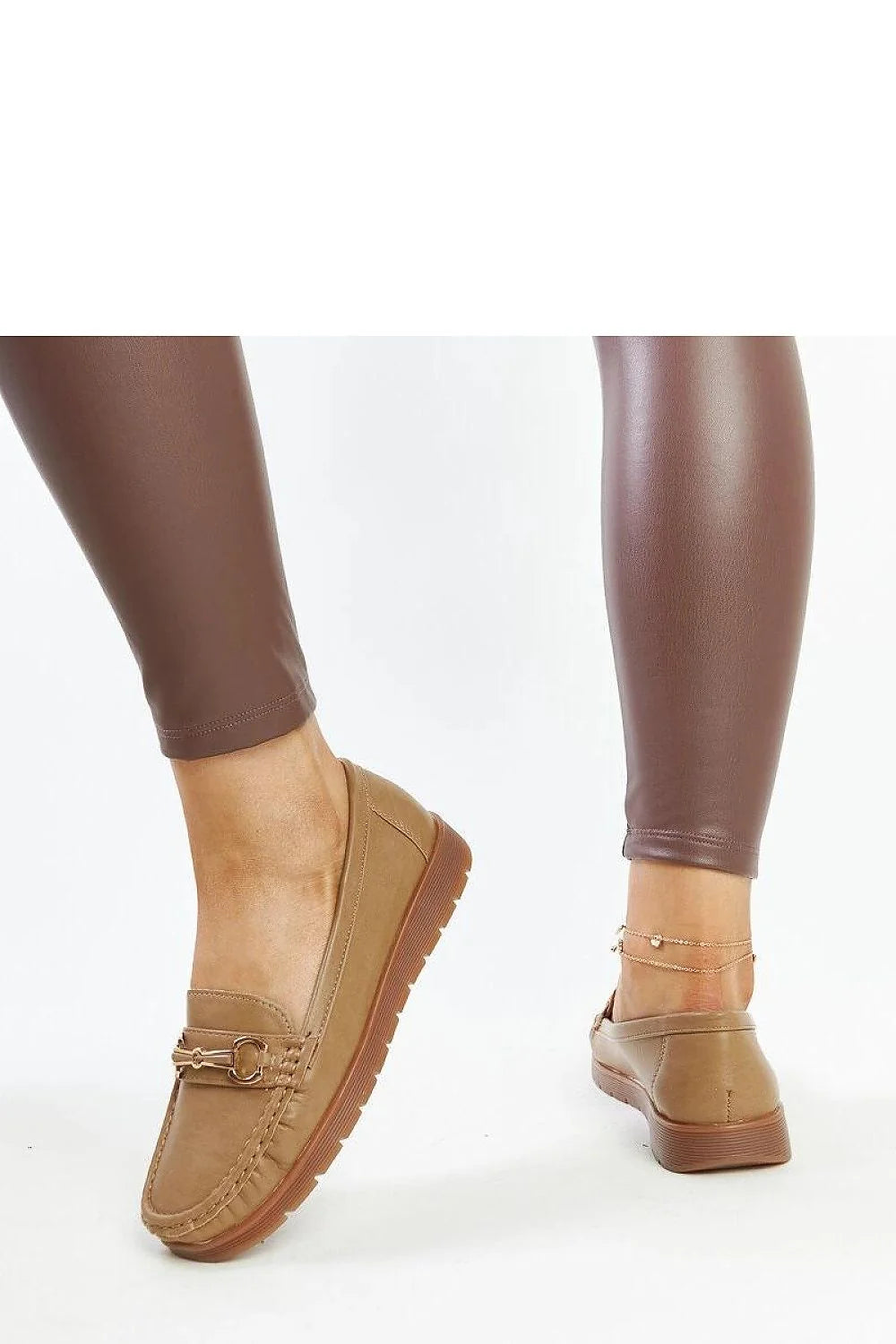 Mocassins classiques pour femme en simili cuir couleur camel design intemporel style casual-chic confortable et durable