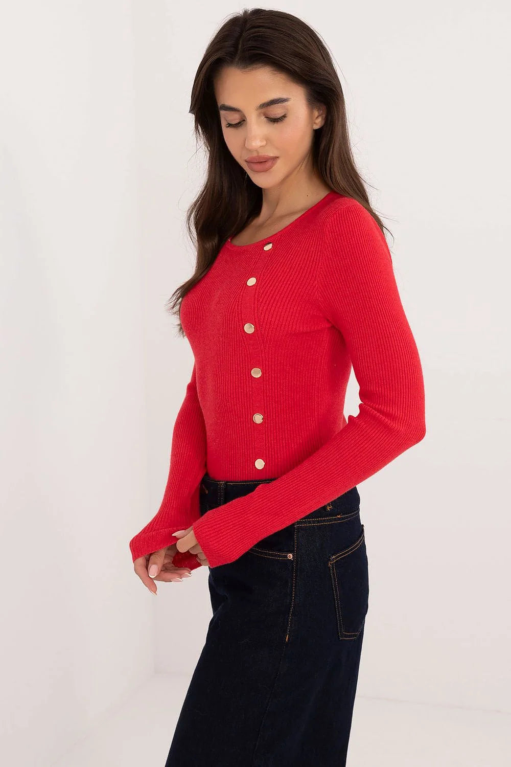 Pull ajusté pour femme longues manches détails en métal col rond maille côtelée couleur rouge vif mode élégante