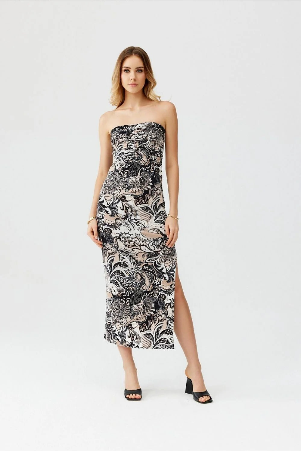 robe bustier midi fronces motif paisley bicolore noir blanc tissu fluide extensible élégante chic soirées estivale ajustée confortable finitions soignées