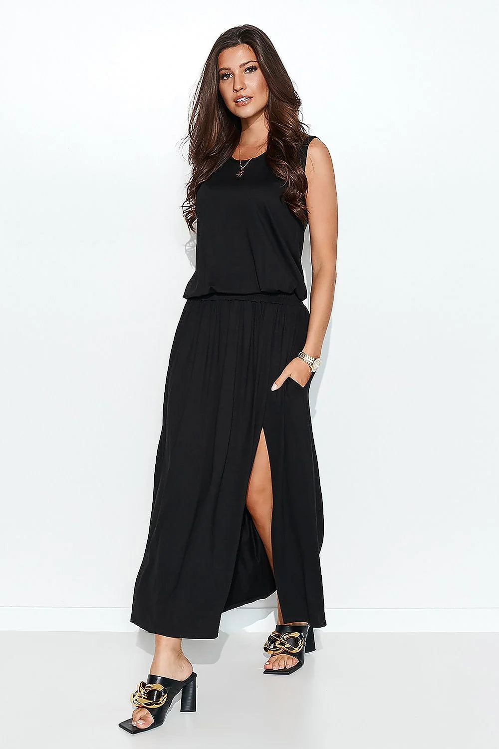 Robe longue élégante noire fluide sans manches avec fente pour femme moderne style décontracté chic
